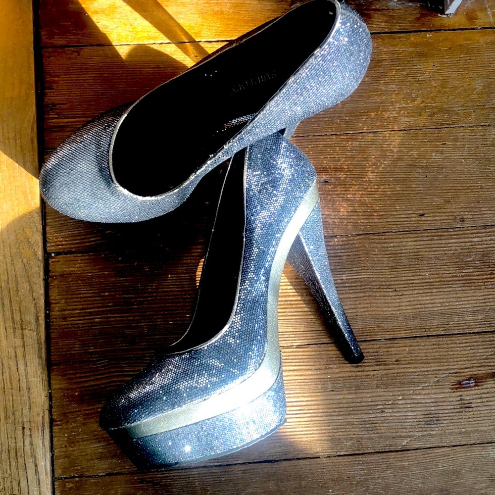 Just Fab Silver sparkle high heels in great condition! Size US 7 1/2